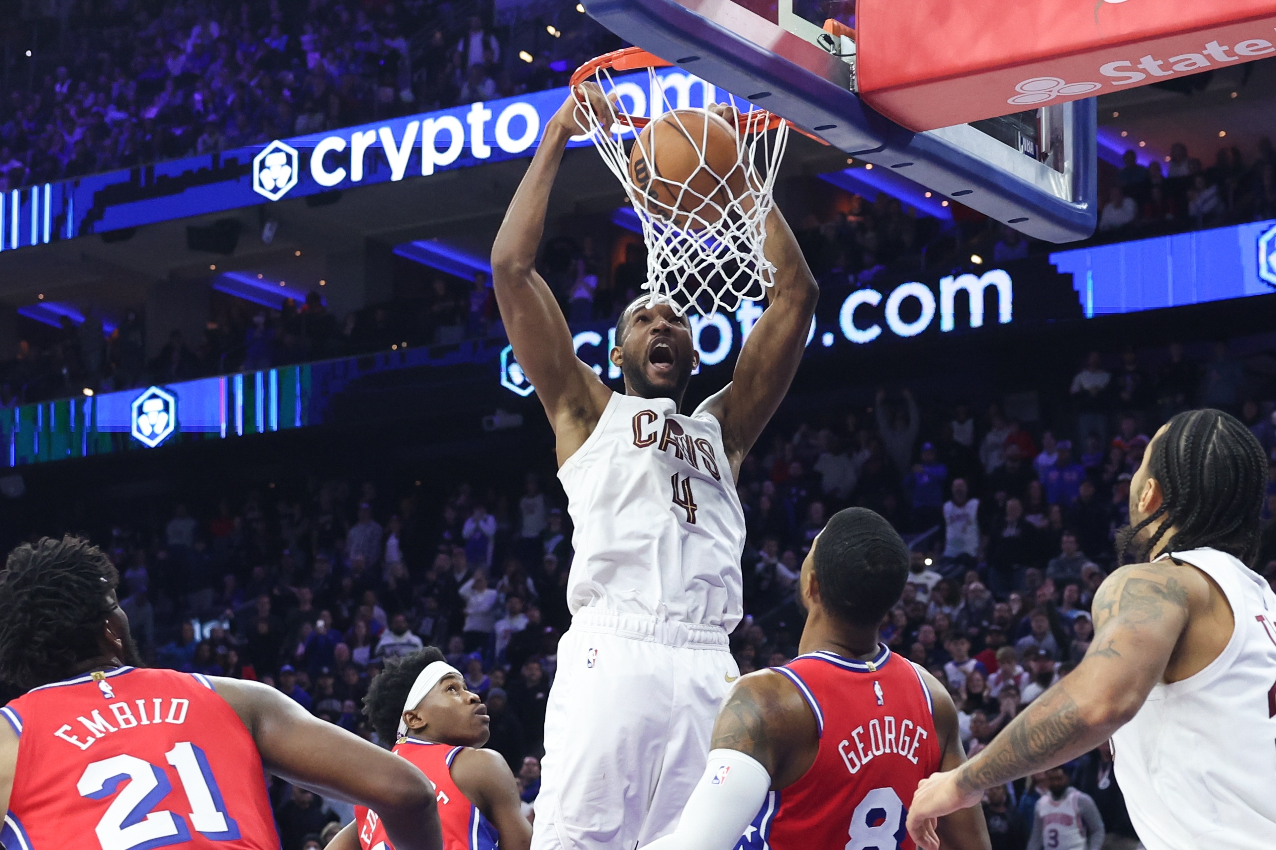 扣篮绝杀对手！莫布里12中6&amp;三分5中1 拿到15分5板4助4帽